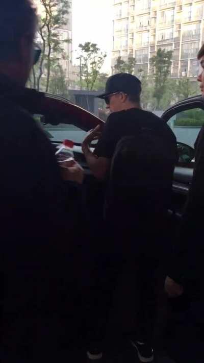 Kimi (drunk?) spoted leaving hotel after Shanghai GP