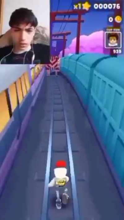 ackerman jogando subei surfis 😎✌🥵✌