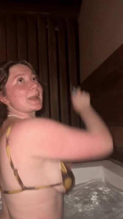 Hips & Side Boob Looped Gif