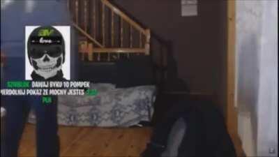 Drunk polish streamer tries to do pushups