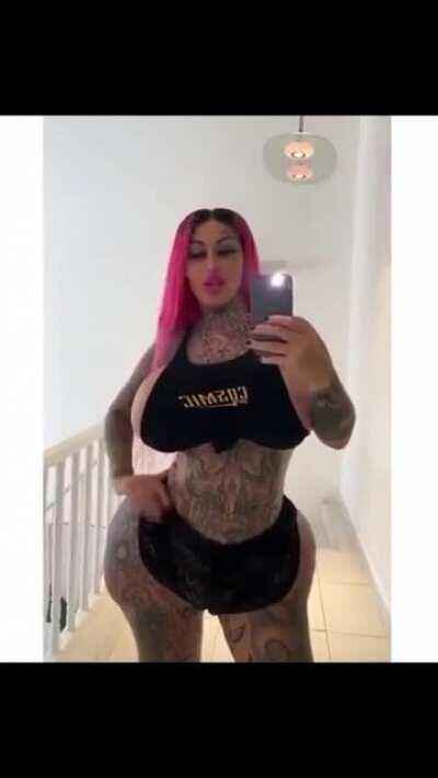 Why would you ruin your body like this? (Also from Facebook, goddamn this app fucked 😂)