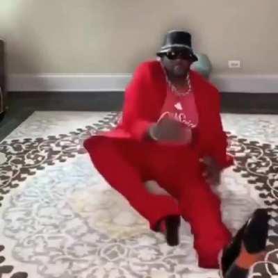 Imagine Batman doing this dance infront of Diana