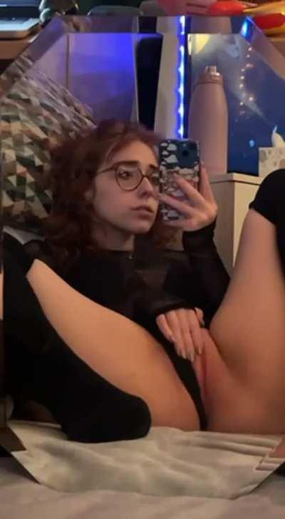 i really need ur face buried in my pussy right now :(