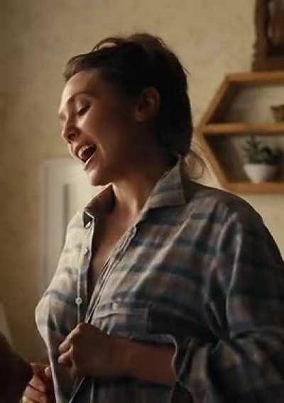 how can someone be that attractive all the time, Elizabeth Olsen is just perfect