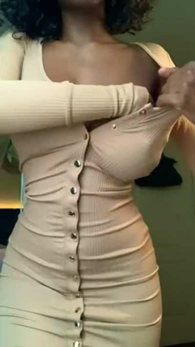 DO YOU LIKE IT ?? ( her free album in the comments )