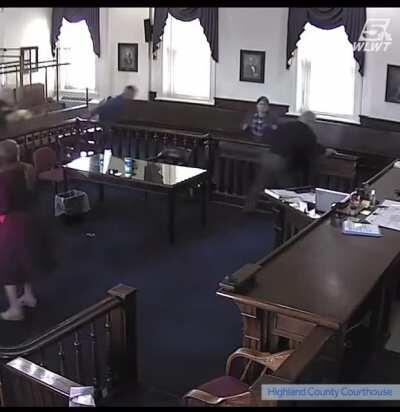 Man being sentenced for drug charges escapes court room