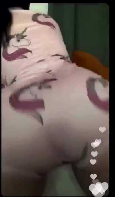 She really be moving that thang 😍