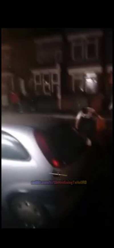 Domni discriminati sarbatorind craciunul traditional in Anglea