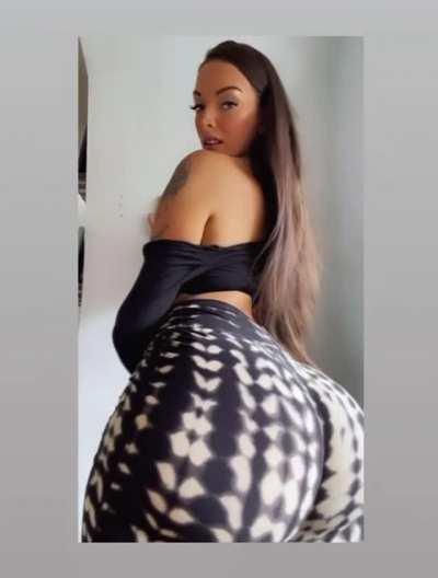 Are you into big booty Italian girls?