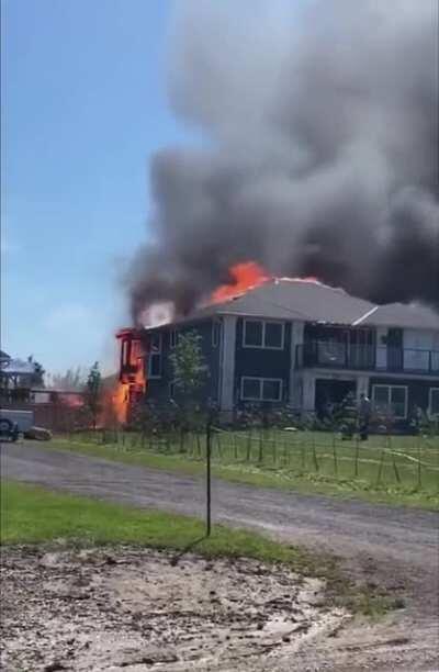 House fire reaches 400 pound propane tank