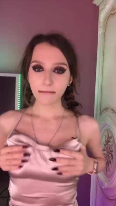 This dress was made for tiddy bouncing