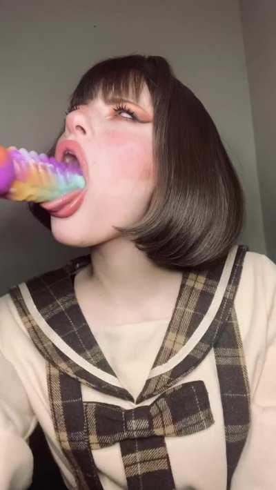 I wanna suck your dick just like this