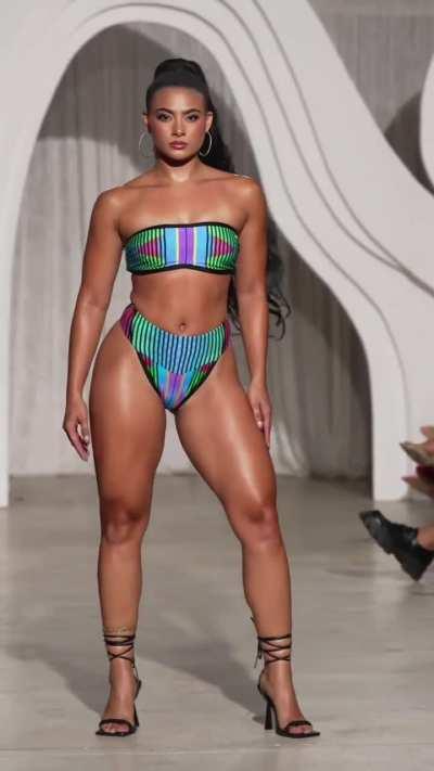 Nia Piedra (@niaa321)