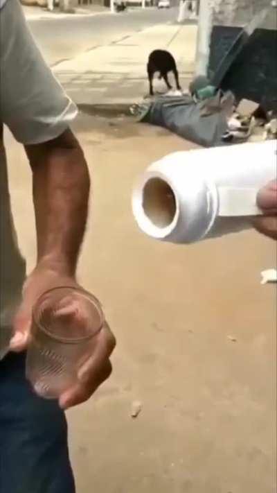 Alguien gusta un cafecito?