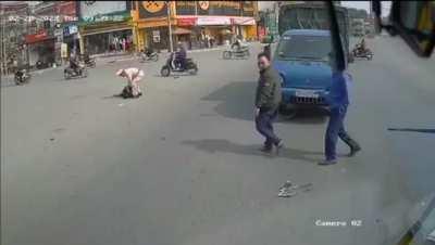 biker gets hit by a truck in vietnam and dies later.