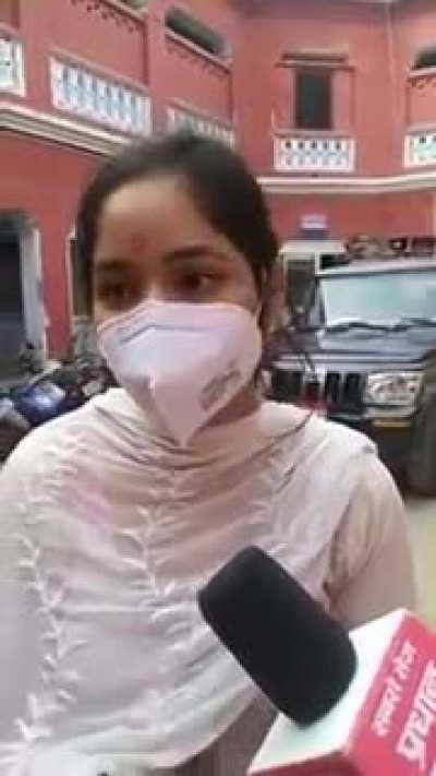 Muslim girl runs away to haridwar and converts to Hinduism claiming sexual abuse by family members. Bajrang Dal protecting her. UP police threatening her and bajrang dal members of encounter