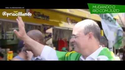 Aqueles vídeos que envelhecem rápido demais. Um já foi, agora só falta o outro.