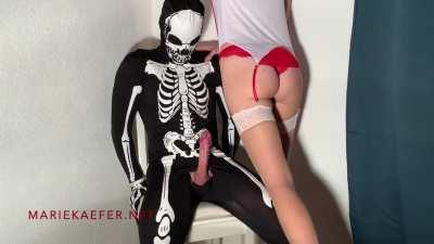 Should I ruin my boy's orgasm again? This old gif of us inspired me ð¤