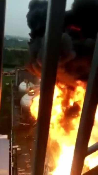 Power plant explodes in China