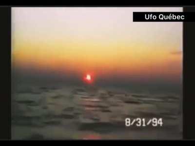 Amazing UFOs over the ocean, USA 1994.