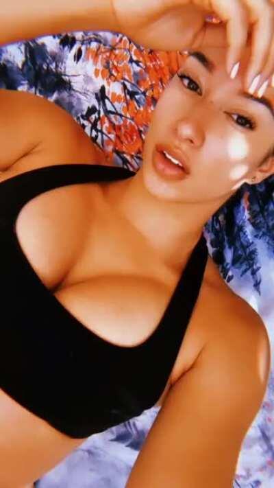 Beautiful face and racks🍒