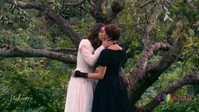 Dickinson: Hailee Steinfeld & Ella Hunt - (s01e01) - *AI ENHANCED*