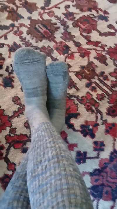 Does anyone like foot stuff (free OF in comments😘)