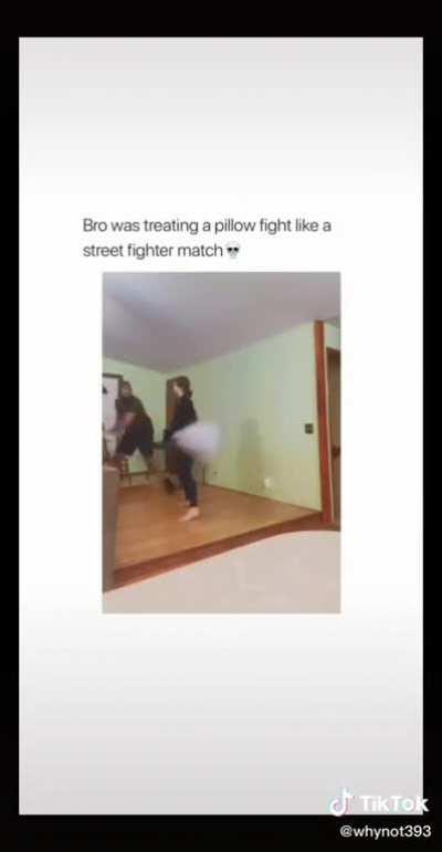 HMC while I (pillow) fight