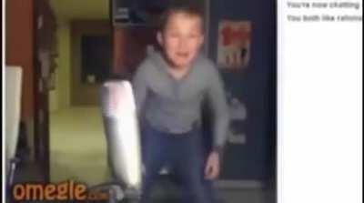 Whattt???? Da omegle kid is da scared?!?!??? 🥱😲😤🤯😩😨