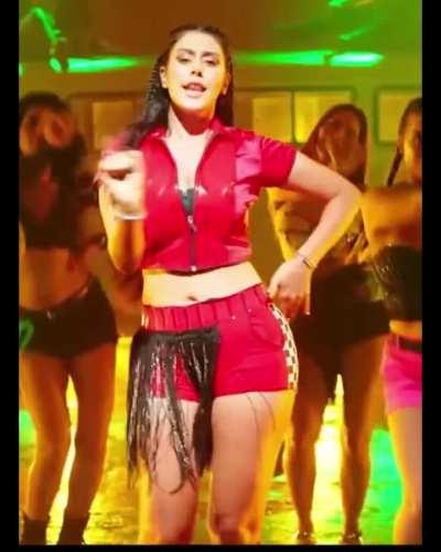 Warina Hussain [New]