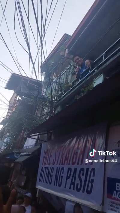 walang stage pero may second floor