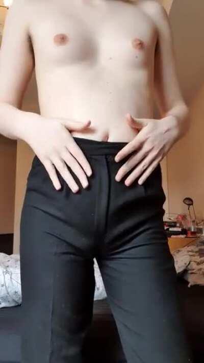 Say hi to my ass, tits and bouncing dick 😘