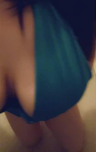 Does daddy want to cum on my tits or in my pussy?