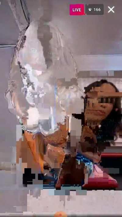 her long ass LIVE MUST WATCH