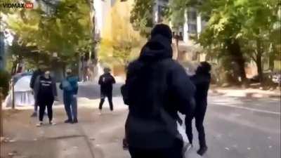 Homeless man fights Antifa in Portland.