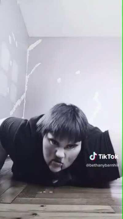 Moving like those enemies from Little Nightmares.