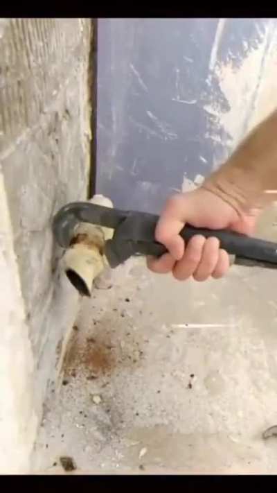 Utilidade pública, gambiarras diversas manutenção hidráulica.