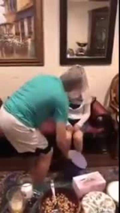 Почему мужчинам на работе платят больше..