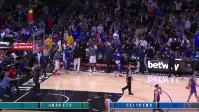 [Highlight] Terance Mann beats the buzzer with a long three