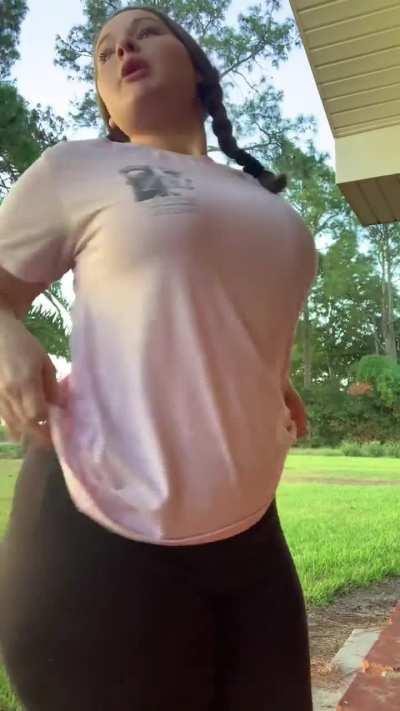 2 Ghetto Country Girls 