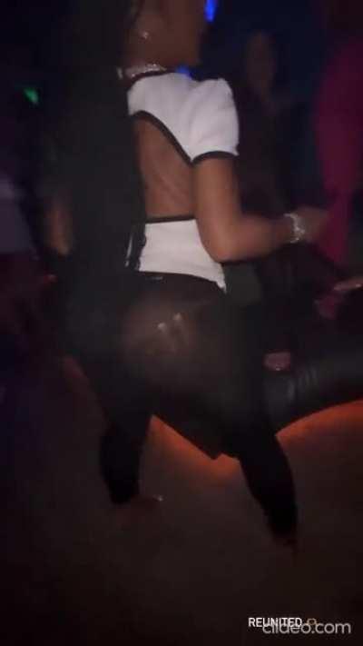 scrub the ground 🥵