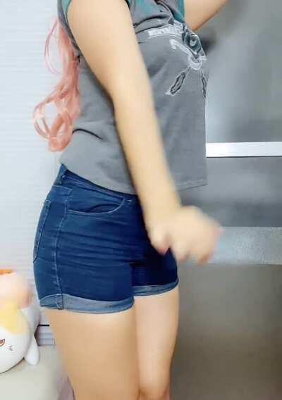 Twerk Challenge 😜