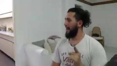 ahí se escucha mejor.