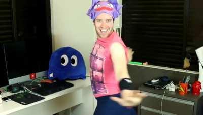 Eu com 9 anos quando o Shrek chegou a tão tão distante (aproveitar que o luba tá de férias pra expor ele)