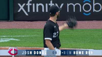 [Highlight] Donaldson jumps on the first pitch he sees from Giolito for a 2-run homer