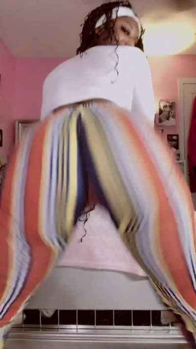 Twerking in Colorful Tight Leggings