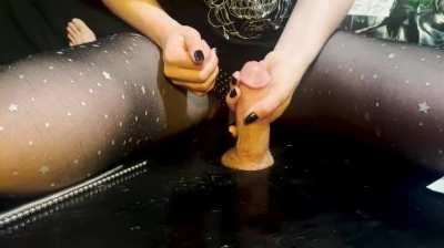 completely immobile under this board. I could edge him for hours like this =)