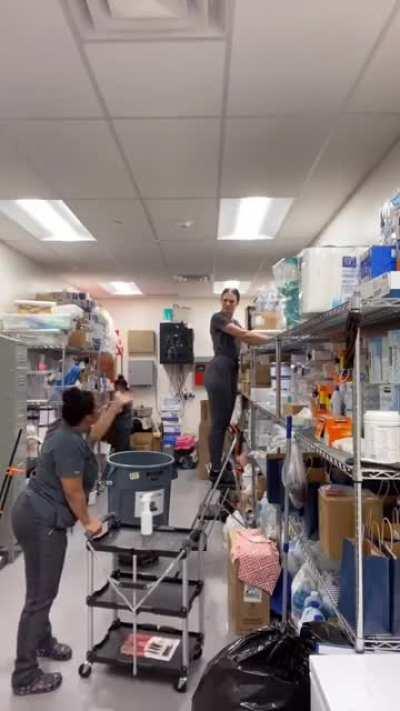 HMC while I shake some ass