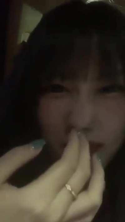 Momo nose scratch