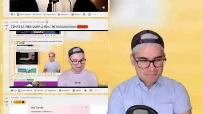 Por que el Moai se mueve de izquierda y derecha de manera sincronizada en cada video?